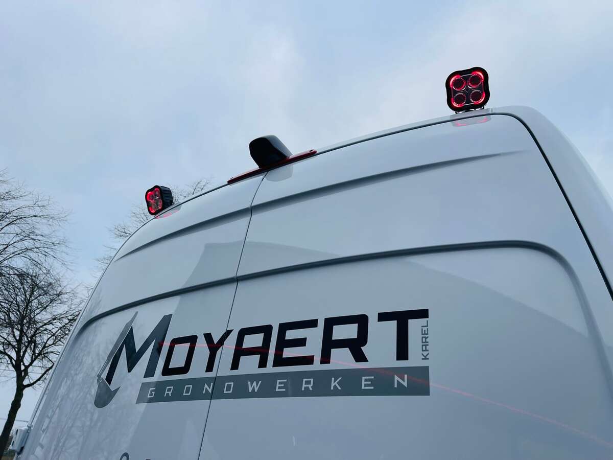 Moyaert-Grondwerken - mercedes-sprinter (8).JPEG