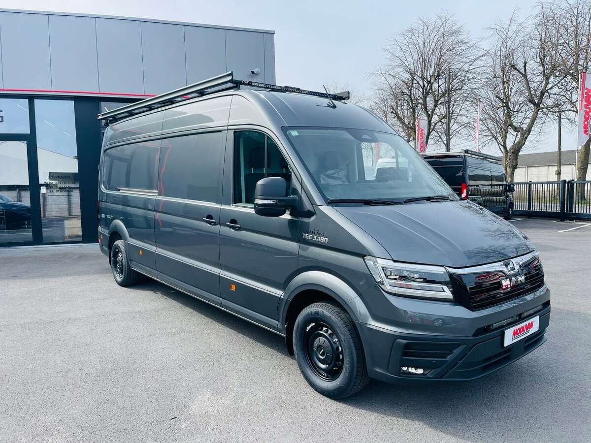 vanbeselaere-construct-man-tge (1).JPEG