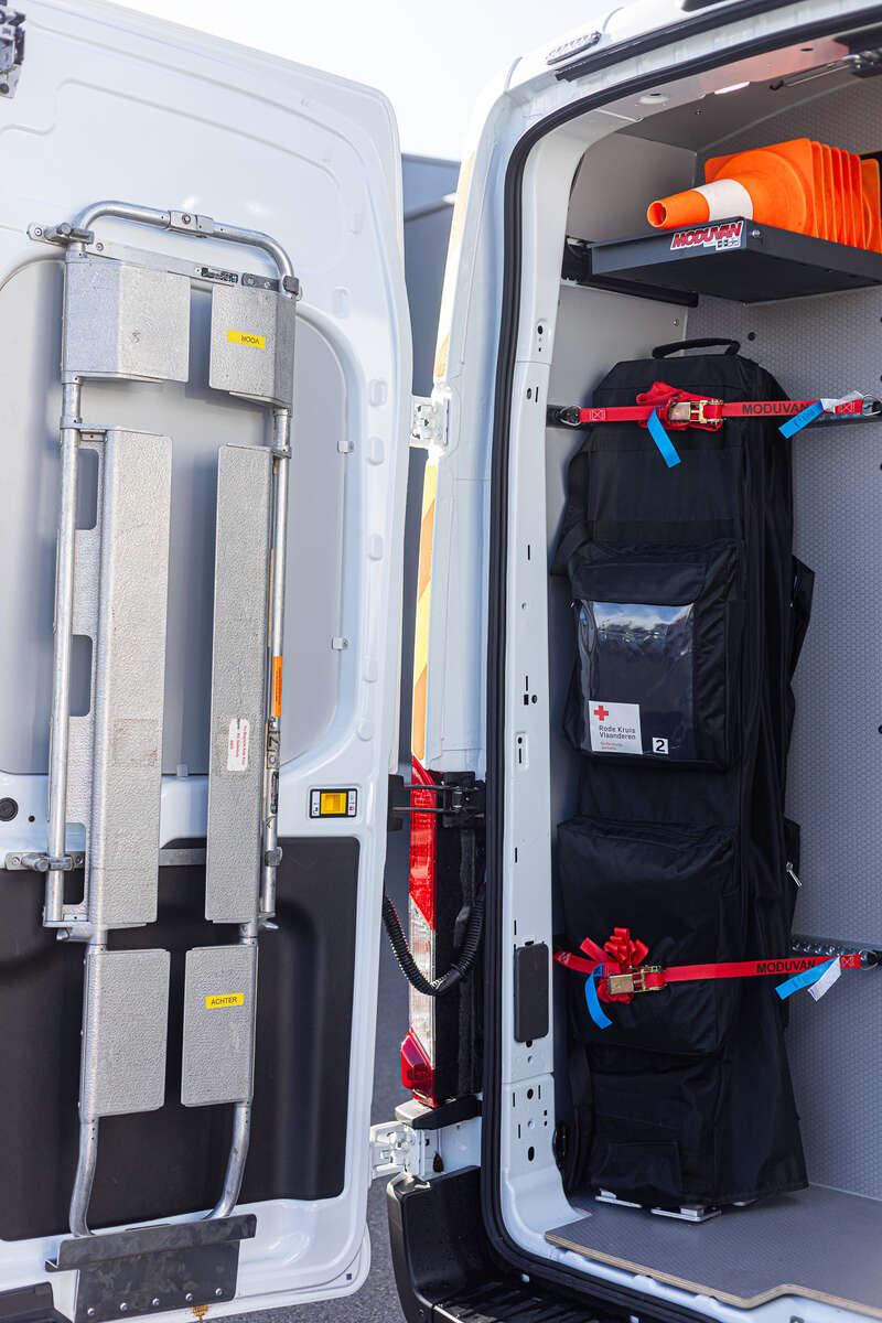 RFQ25_2218 - Rode Kruis Jabbeke - Ford Transit-LQ-015.jpg