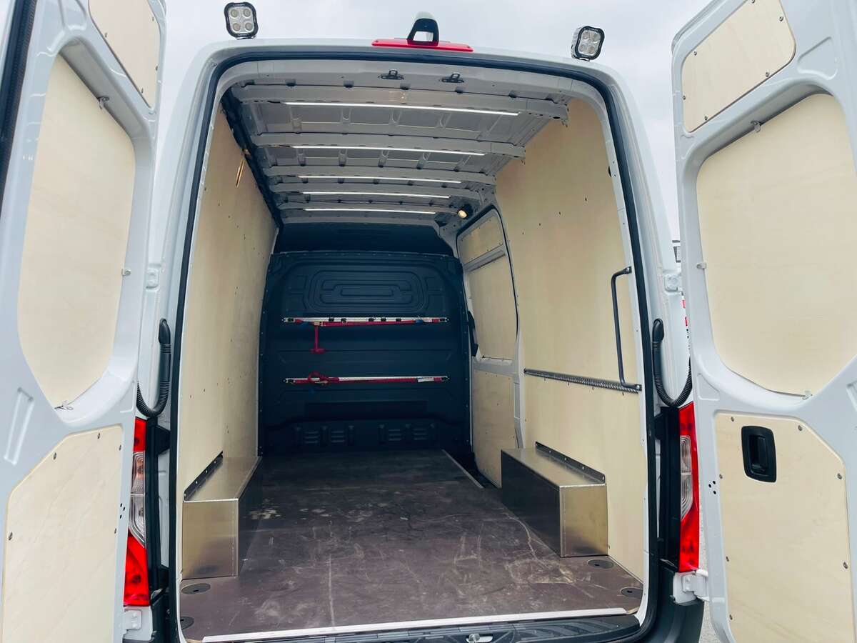 Moyaert-Grondwerken - mercedes-sprinter (4).JPEG