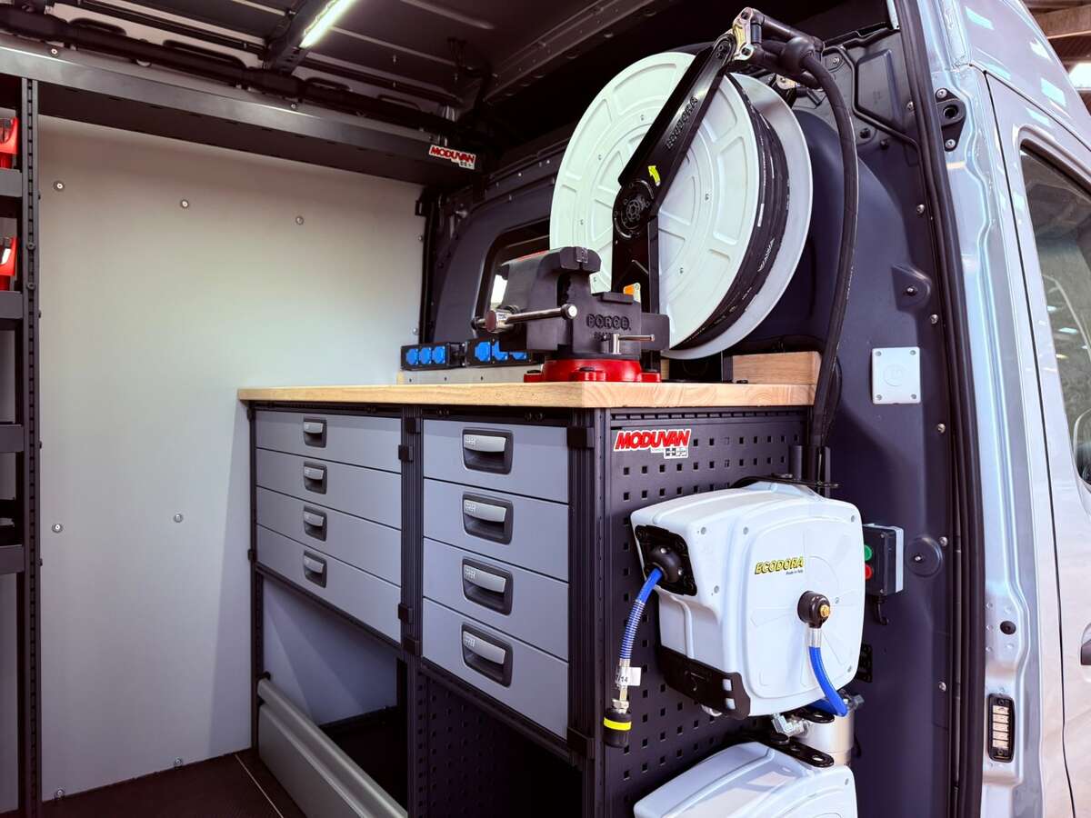 vereenooghe-van-mossel-brugge-mercedes-sprinter (7).JPEG