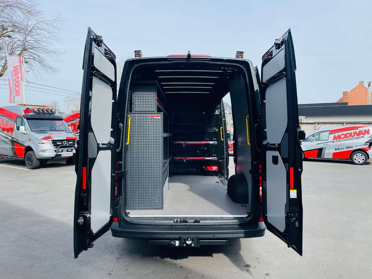 tobias-vandenberghe-man-tge (9).JPEG